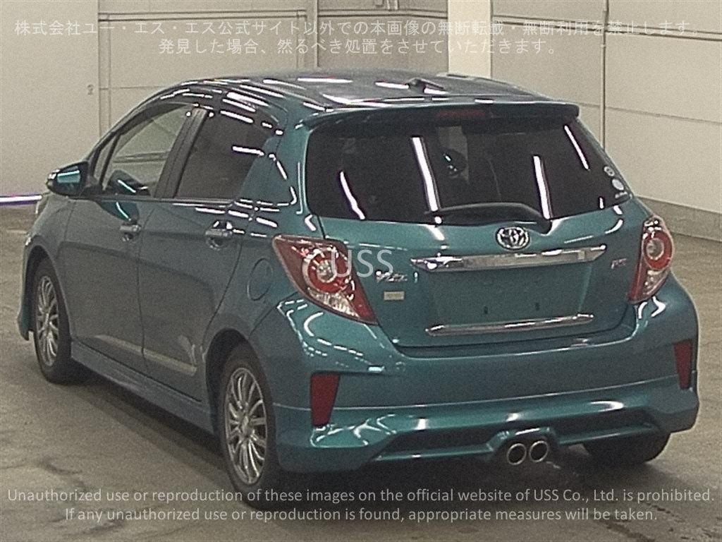 2011 TOYOTA VITZ RS